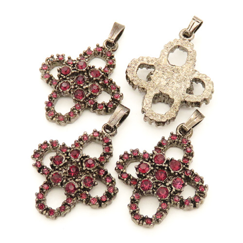 Alloy Pendant,Cubic Zirconia,Clover,Plating Gun black,Rose Red,22*26mm,Hole:3*5mm,about 6.5g/pc,5 pcs/package,XFPC00533aaha-L003