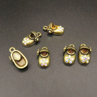 Zinc Alloy Pendant,Rhinestone,Shoes,Bronze,17*8mm,Hole:1.5mm,about 2.26g/pc,50 pcs/package,XFPC00570amaa-L003