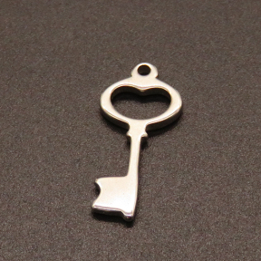304 Stainless Steel Pendants,Heart Key,True color,25x11mm,Hole:1.5mm,about 0.9g/pc,50 pcs/package,XFPC02111aahi-611
