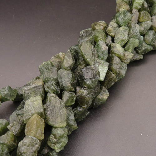 Natural Labradorite,Irregular,Dark Green,11x11x18mm,Hole:1.5mm,about 25pcs/strand,about 85.9g/strand,1 strand/package,15"(38cm),XBGB04356vhmv-L001