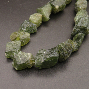 Natural Labradorite,Irregular,Dark Green,11x11x18mm,Hole:1.5mm,about 25pcs/strand,about 85.9g/strand,1 strand/package,15"(38cm),XBGB04356vhmv-L001