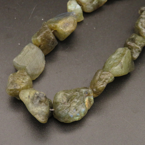 Natural Labradorite,Irregular,Dark Green,16x16x17mm,Hole:1.5mm,about 25pcs/strand,about 99.4g/strand,1 strand/package,15"(38cm),XBGB04365vhmv-L001