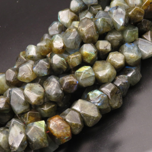 Natural Labradorite,Triangular Faceted Square,Grass green,12x12x17~14x14x17mm,Hole:1.5mm,about 33pcs/strand,about 168g/strand,1 strand/package,15"(38cm),XBGB04438ajia-L001