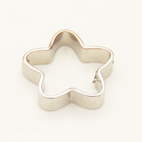 Brass Bead Frames,Star,Long-lasting plated,Silver Color,10x10mm,Width:2.5mm,Thick:0.5mm,Hole:0.8mm,about 0.24g/pc,50 pcs/package,XFF00037bhil-L002