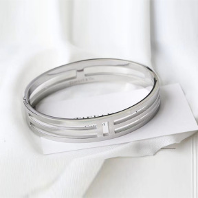 Tiffany & Co  Bangles  PZ0140922biib-322