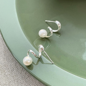 925 Silver Earrings  19.2*8.6mm
pearl: 6mm  JE5092aiml-Y23  C414