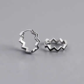 JE7083ajha-Y10  925 Silver Earrings  WT:2.2g  14.7*15.3mm