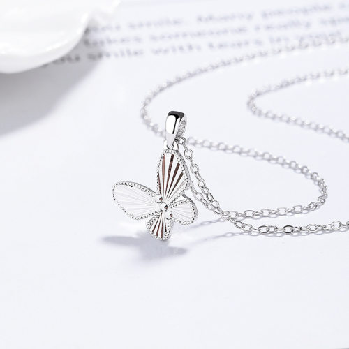 JN7930ajml-Y06  925 Silver Necklace  WT:2.85g  P:11.9*13.1mm L:40+5cm    C-10-7