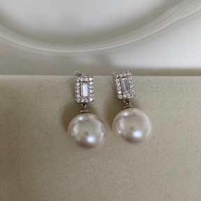 JE8261vhpm-Y16  925 Silver Earrings  WT:2.45g  4*6mm
Pearl:8mm  E1271