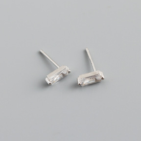 JE8677vhmj-Y10  925 Silver Earrings  WT:0.65g  3*7.8mm  EH1259